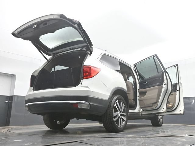 Used 2016 Honda Pilot Touring image 48