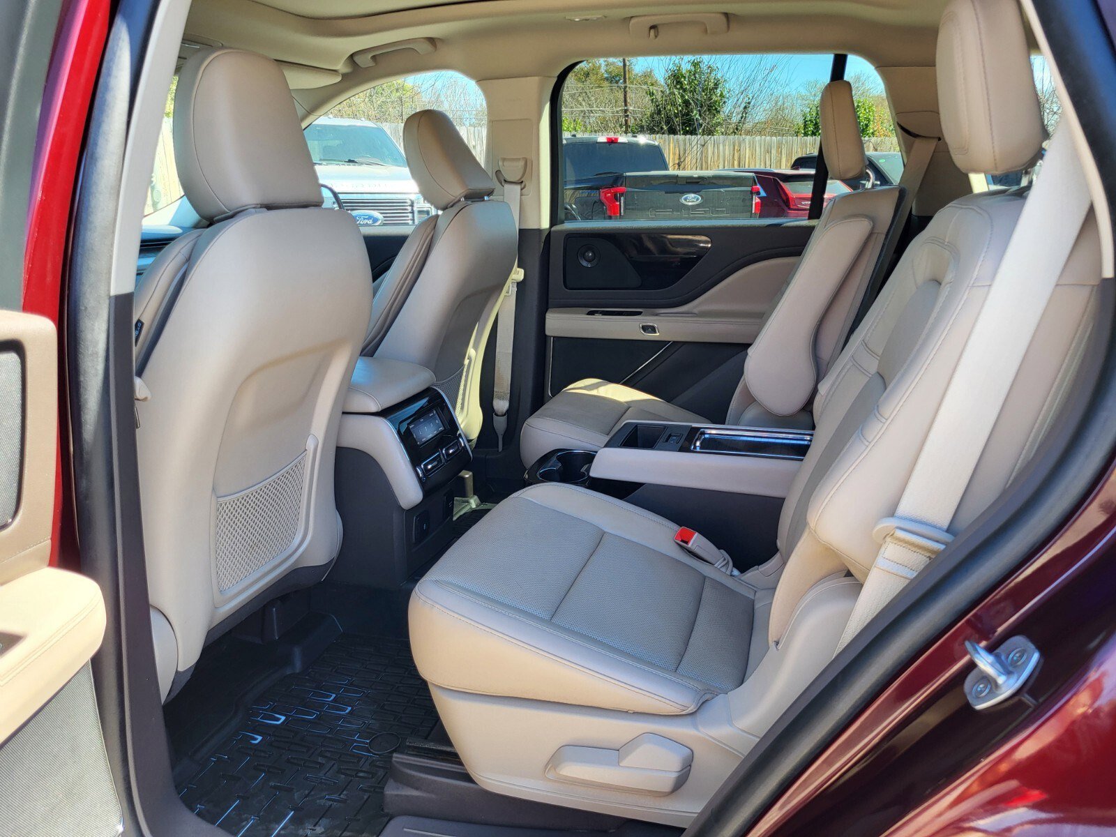 Used 2022 Lincoln Aviator Reserve w/ Equipment Group 201A image 16