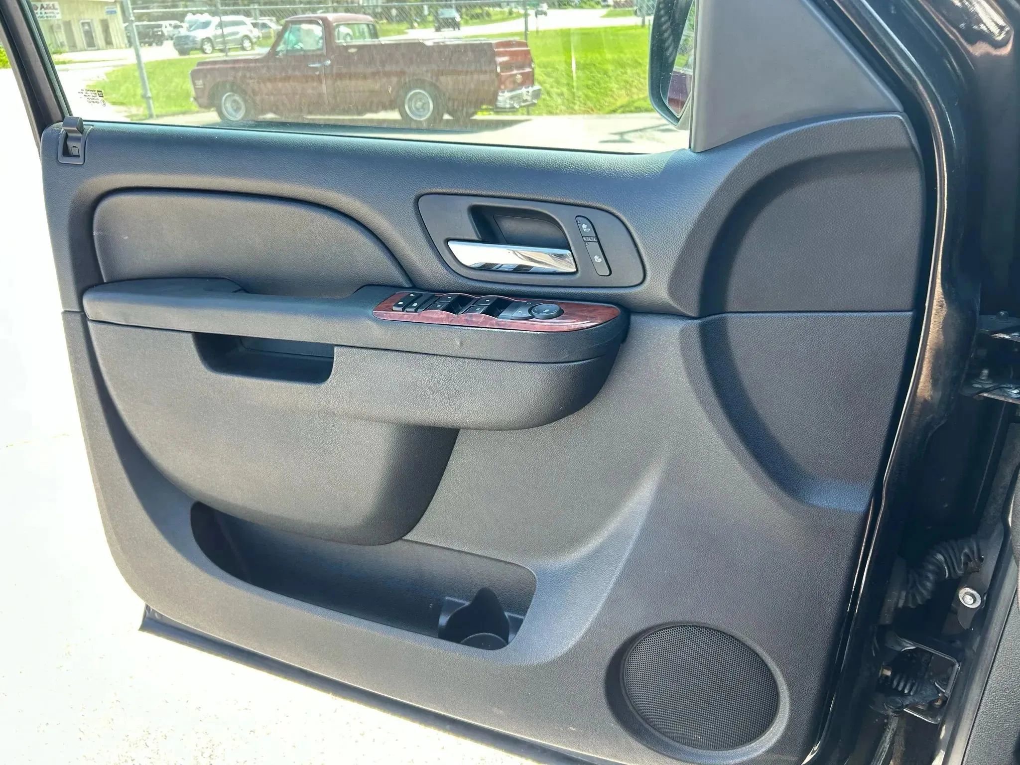 Used 2013 Chevrolet Avalanche LT AWD/4WD image 27