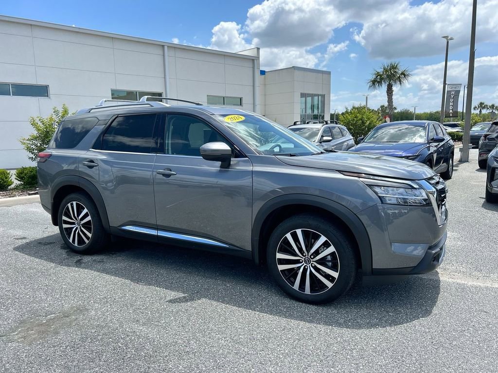 Used 2024 Nissan Pathfinder Platinum
