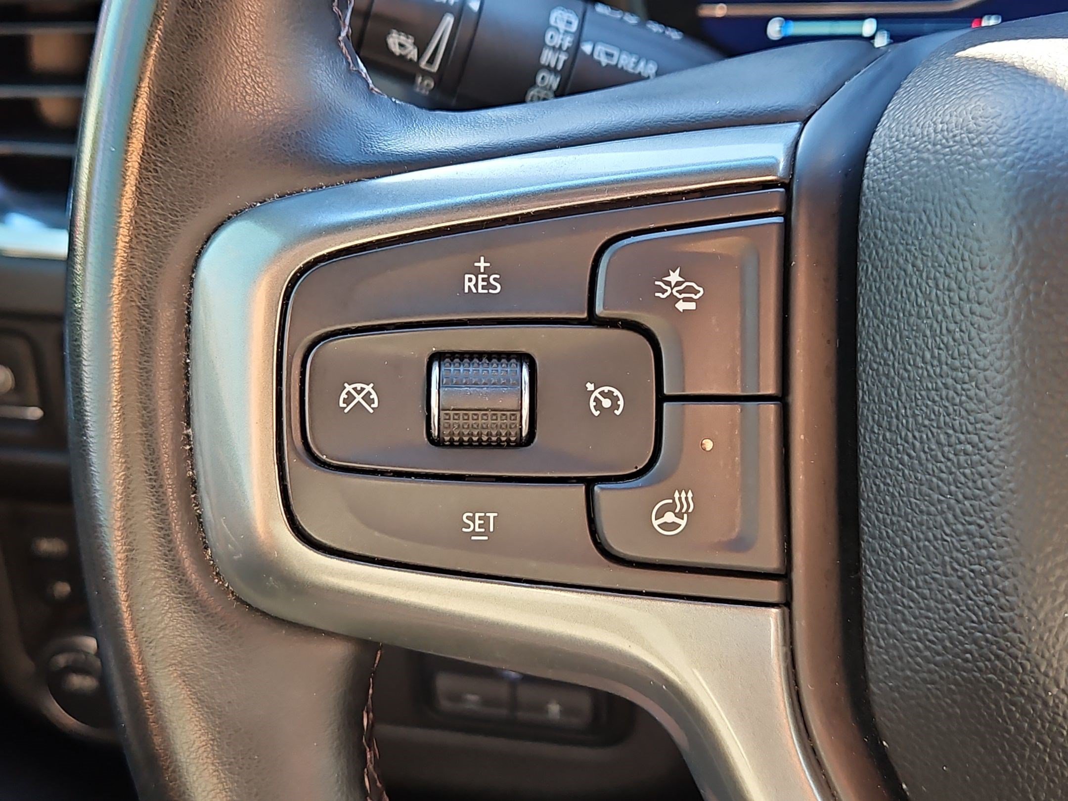 Certified 2023 Chevrolet Suburban Premier AWD/4WD image 17