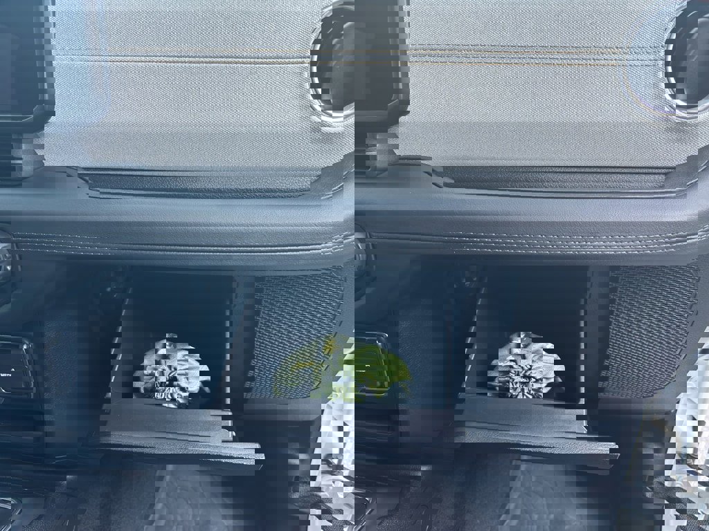 Used 2024 Jeep Wrangler Sahara image 32