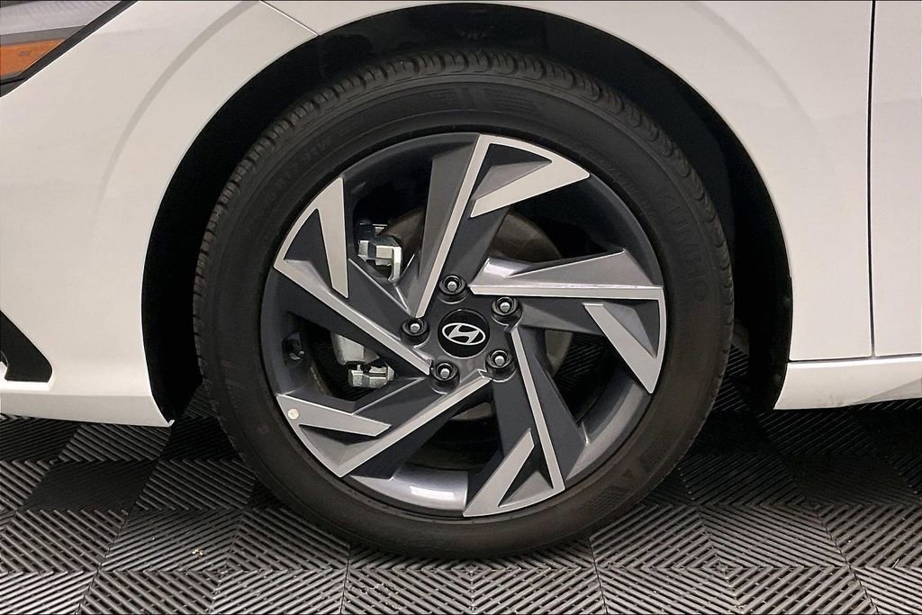 Certified 2025 Hyundai Elantra Sport w/ Cargo Package FWD image 7