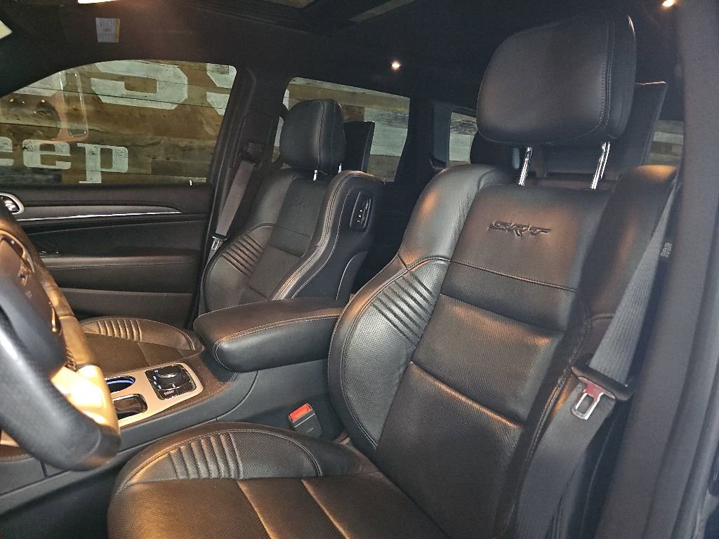 Used 2020 Jeep Grand Cherokee SRT AWD/4WD image 5