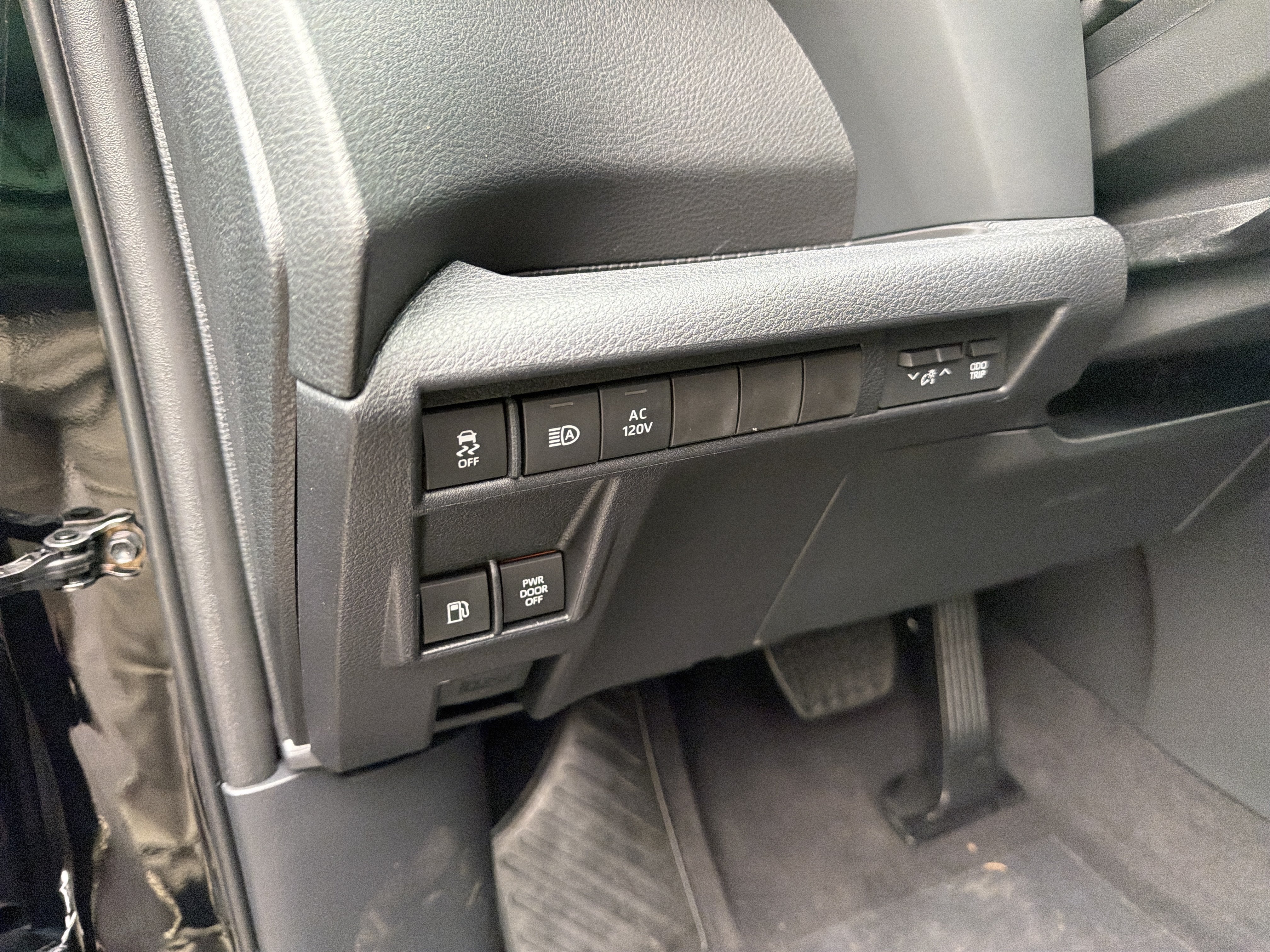 New 2026 Toyota Sienna AWD image 9