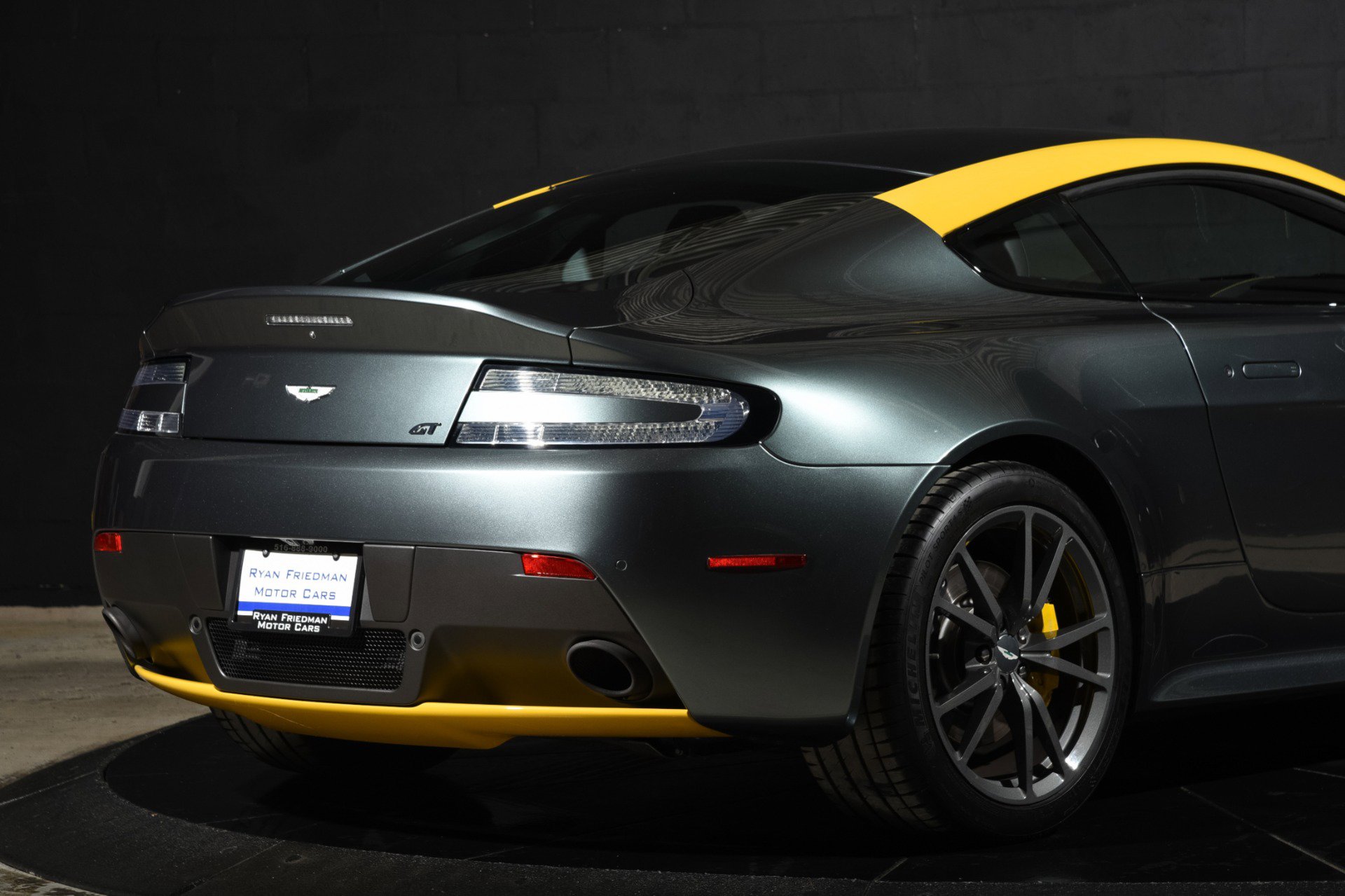 Used 2016 Aston Martin V8 Vantage GT RWD image 22