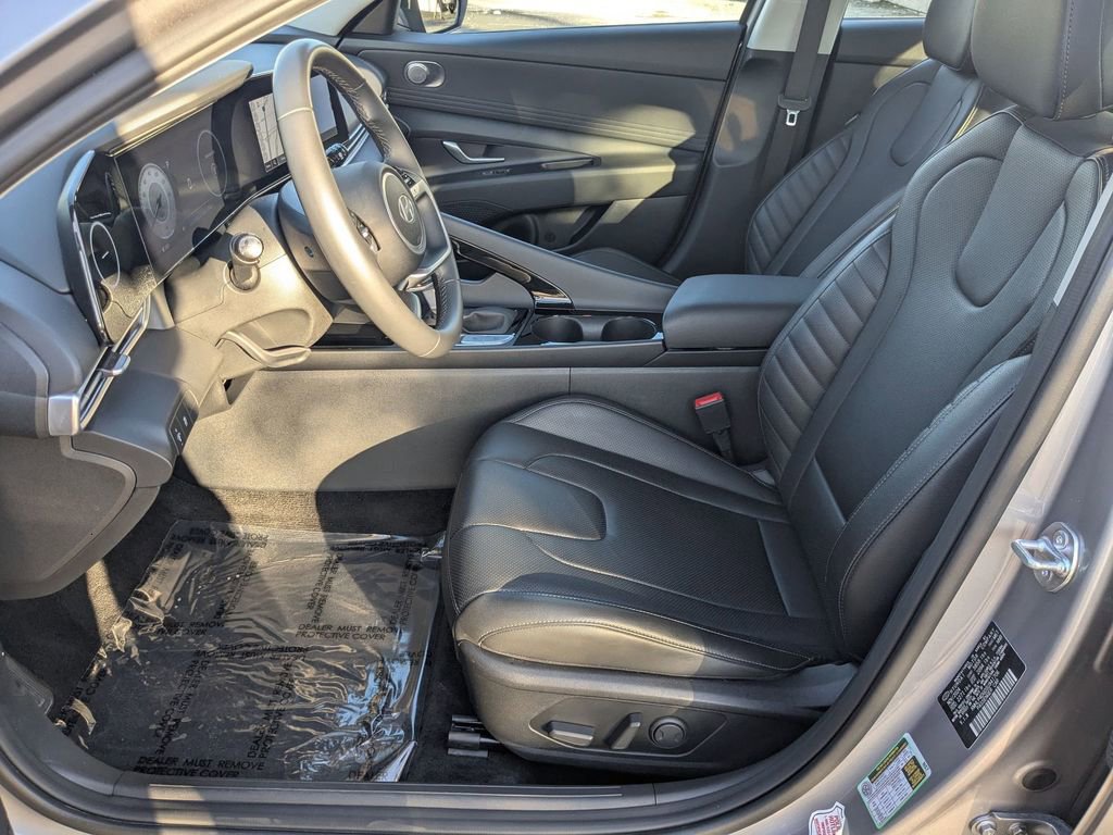 Used 2025 Hyundai Elantra Limited image 22