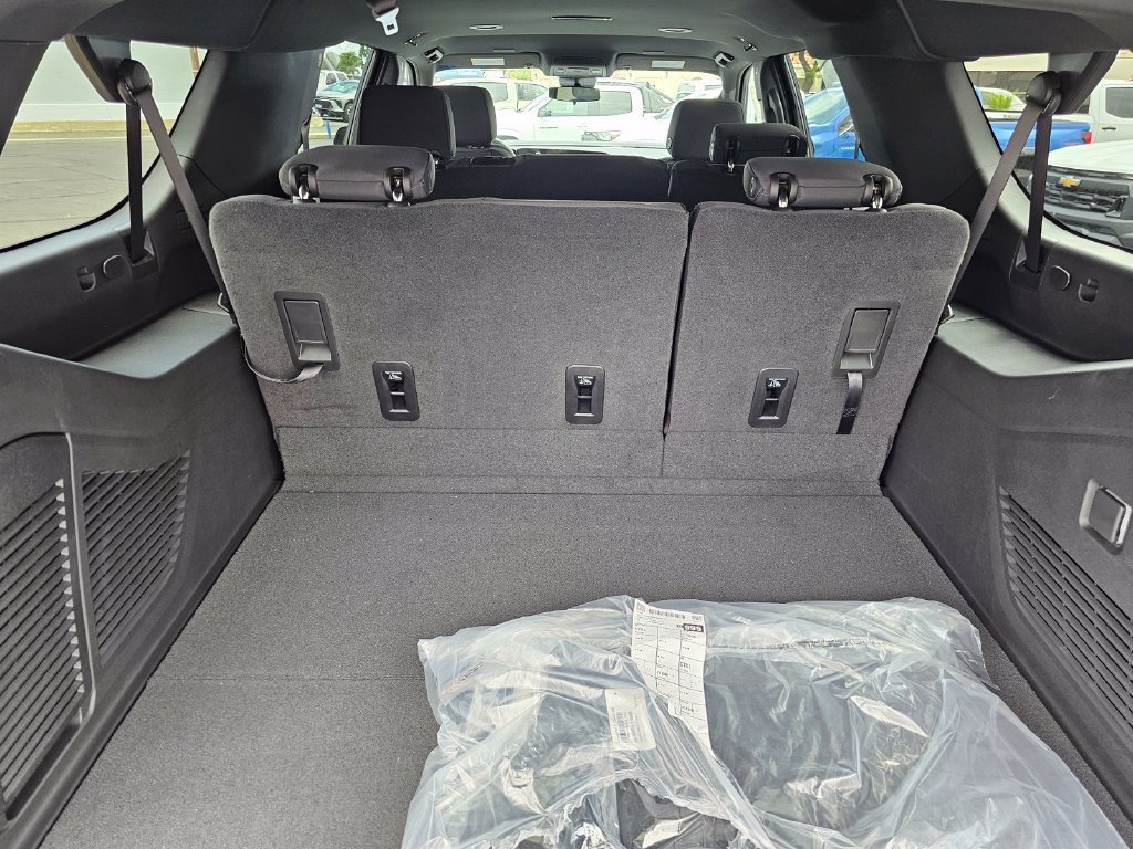 New 2026 Chevrolet Suburban LS w/ LPO, Dark Essentials Package RWD image 18