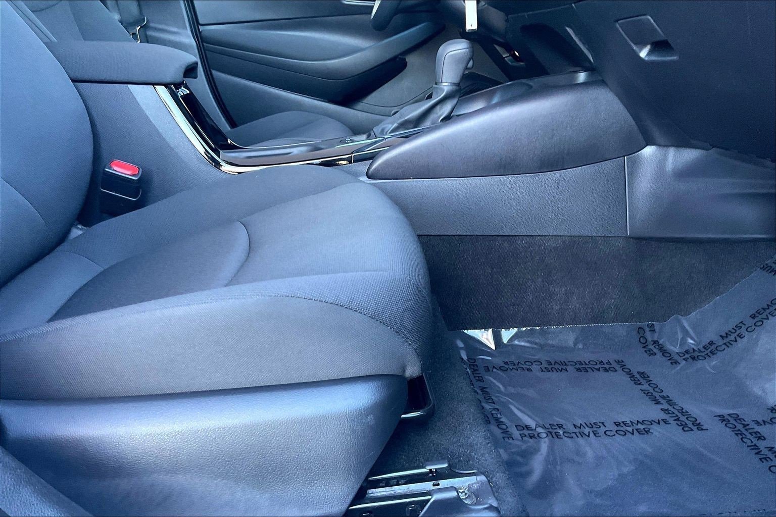 Used 2022 Toyota Corolla LE image 21