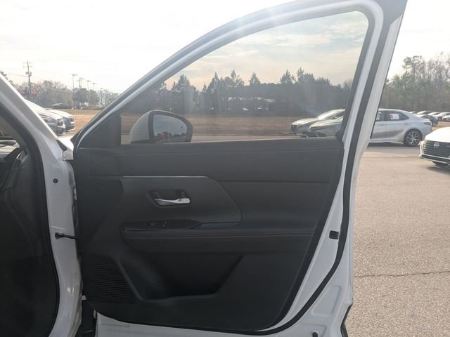 Used 2025 Nissan Kicks SR image 31