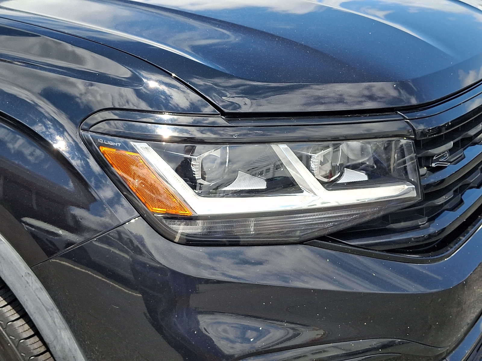 Certified 2023 Volkswagen Atlas SEL R-Line AWD/4WD image 9