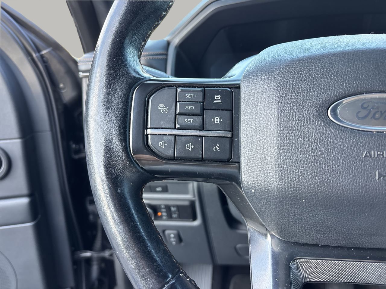 Used 2023 Ford Expedition Platinum image 30