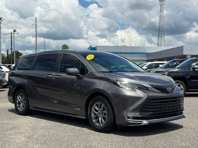 Used 2021 Toyota Sienna XLE AWD/4WD image 8