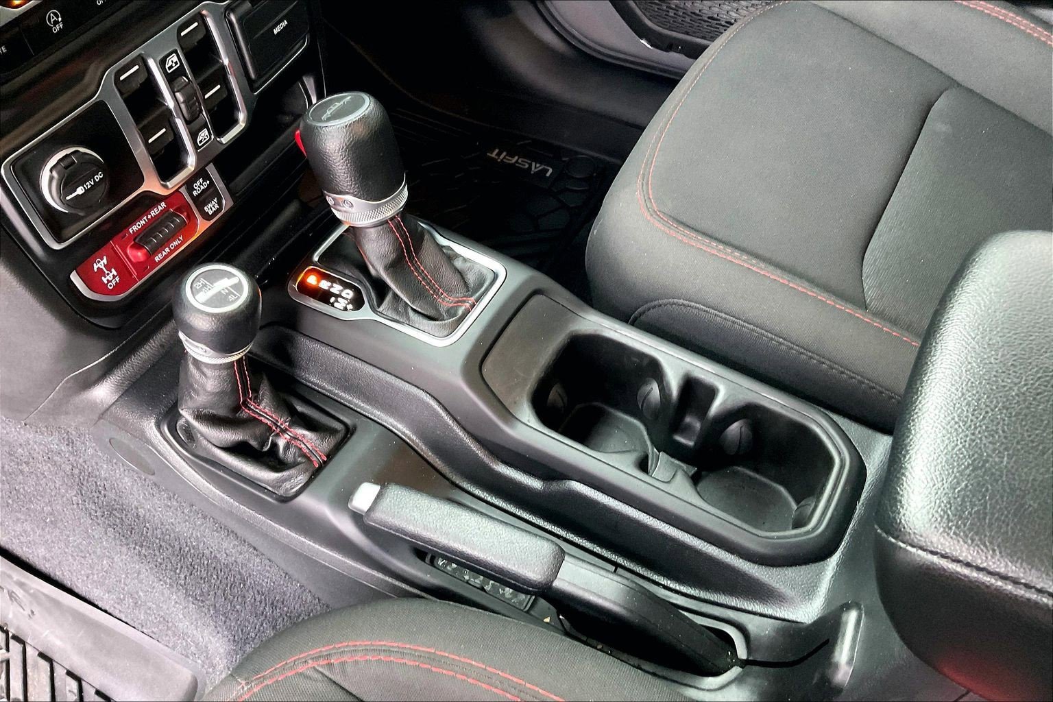 Used 2023 Jeep Gladiator Rubicon image 13