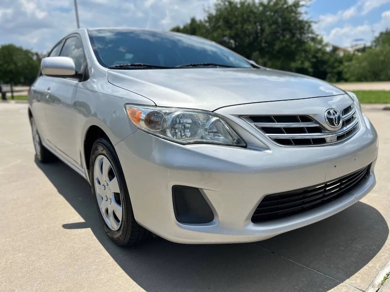 Used 2013 Toyota Corolla LE FWD image 4