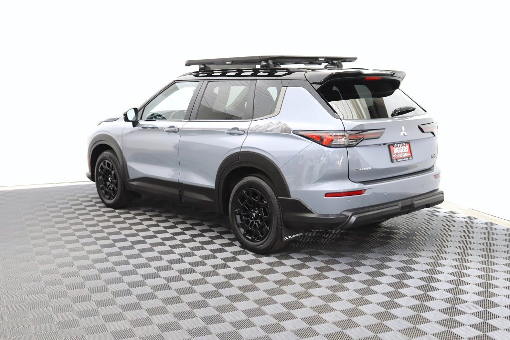 Used 2026 Mitsubishi Outlander AWD image 6