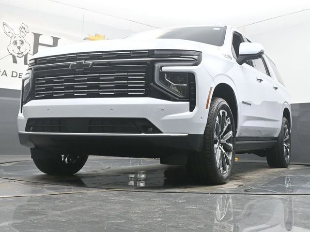 New 2026 Chevrolet Suburban High Country image 4