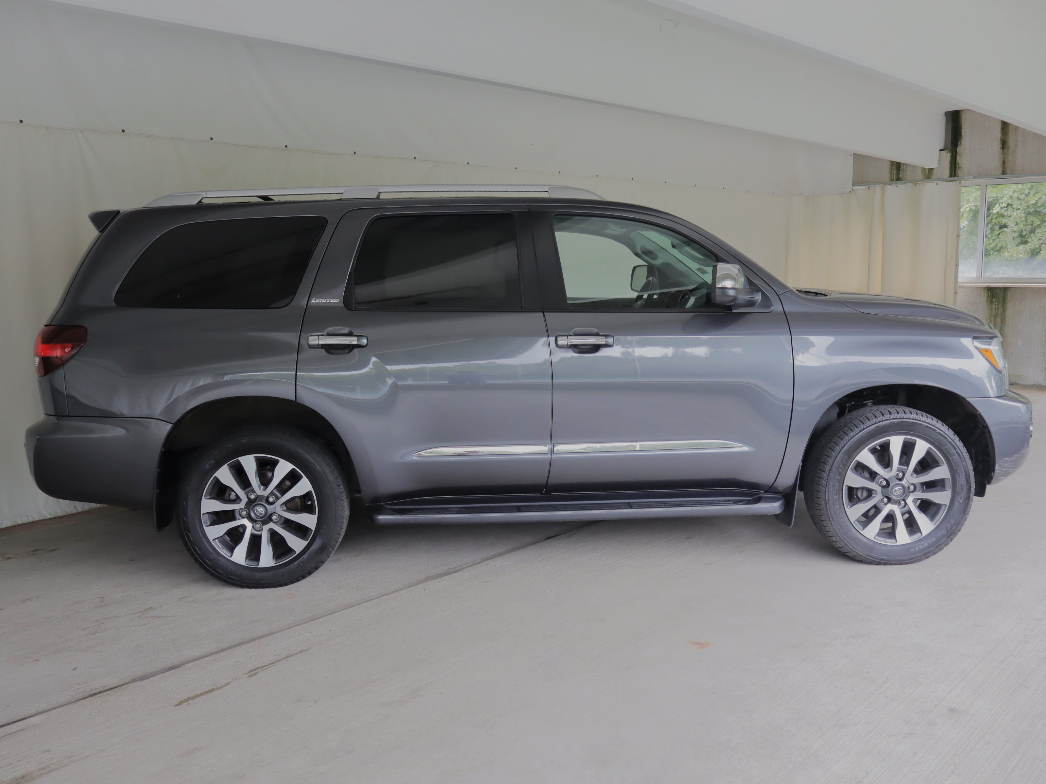 Used 2021 Toyota Sequoia Limited w/ Safety & Convenience Package AWD/4WD image 7