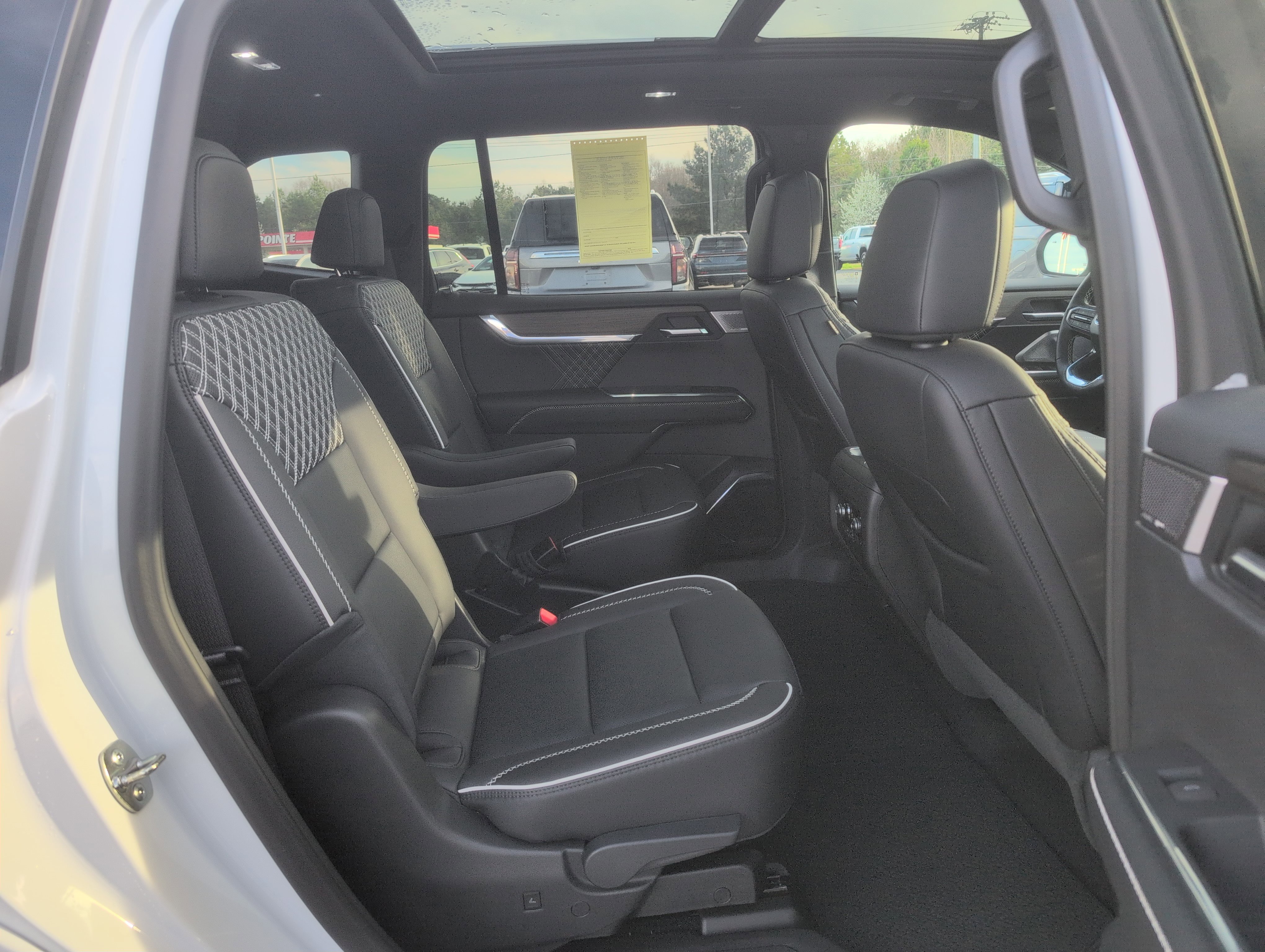 Used 2025 GMC Acadia Denali w/ Super Cruise Package image 37