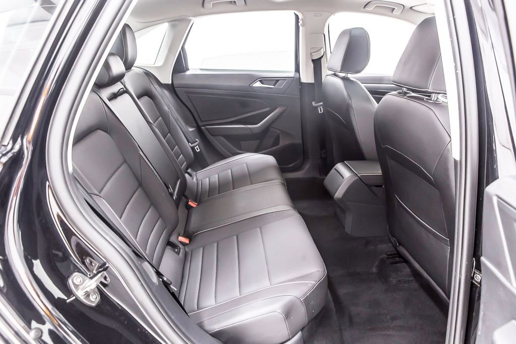 Used 2024 Volkswagen Jetta SE FWD image 34