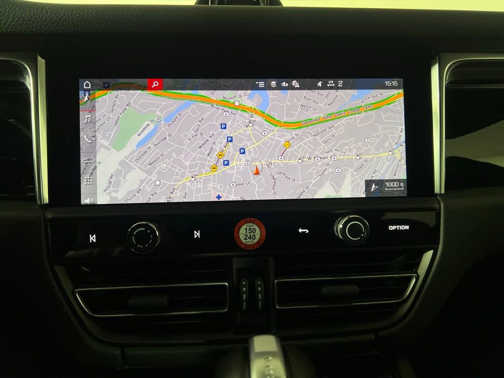 Certified 2025 Porsche Macan image 33