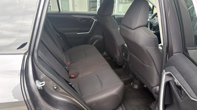 Used 2024 Toyota RAV4 LE AWD/4WD image 28