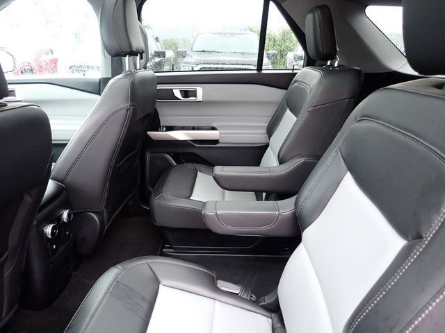 Certified 2024 Ford Explorer XLT w/ Equipment Group 202A AWD/4WD image 19