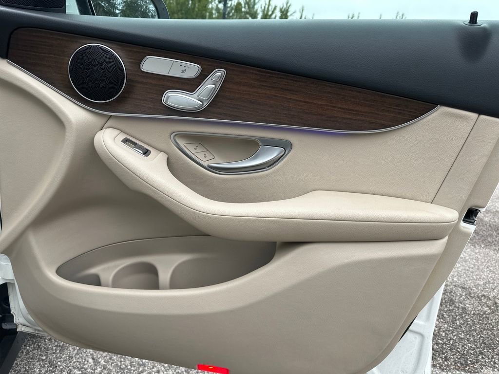 Certified 2022 Mercedes-Benz GLC 300 4MATIC image 33