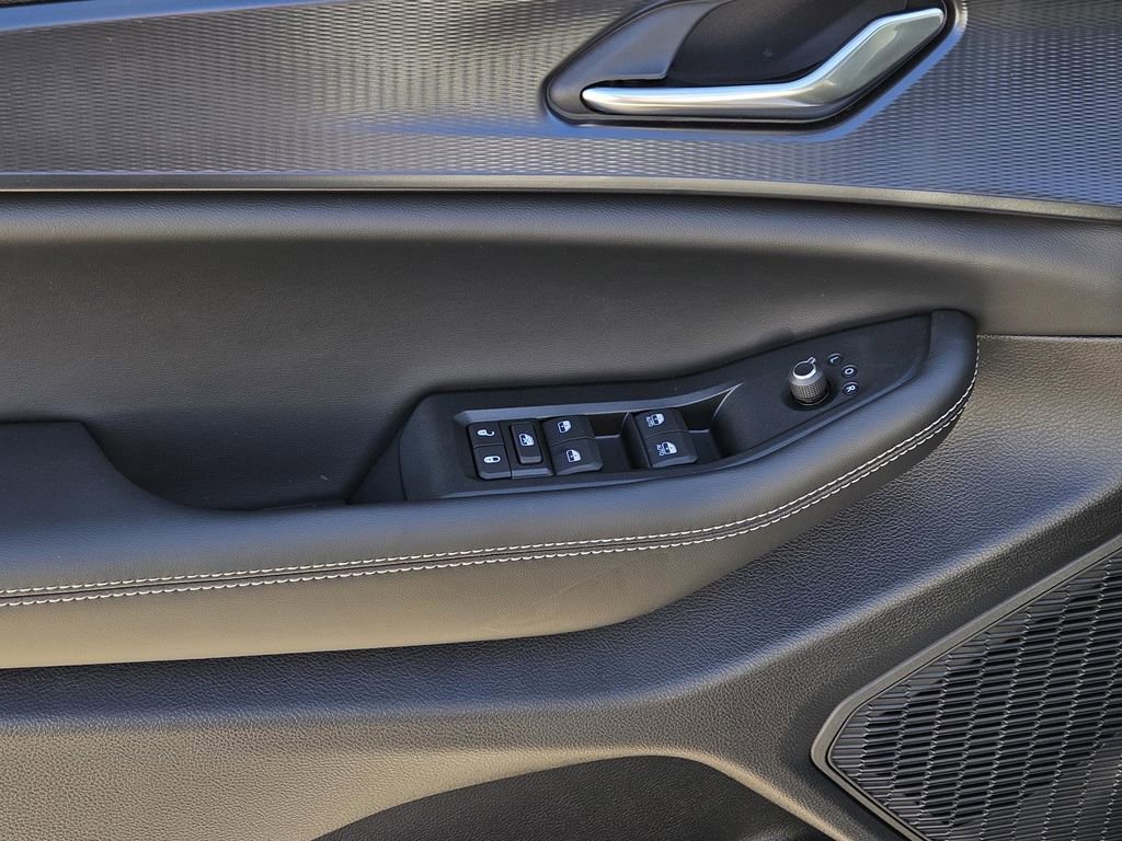 New 2025 Jeep Grand Cherokee Altitude image 15