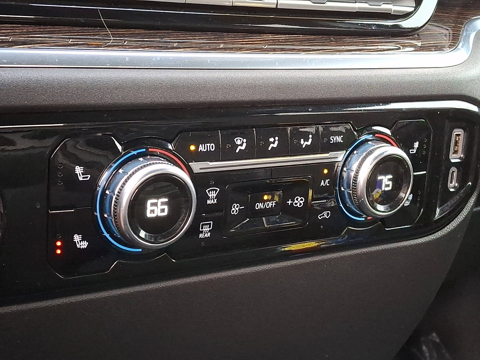 Certified 2022 GMC Sierra 1500 SLE image 18