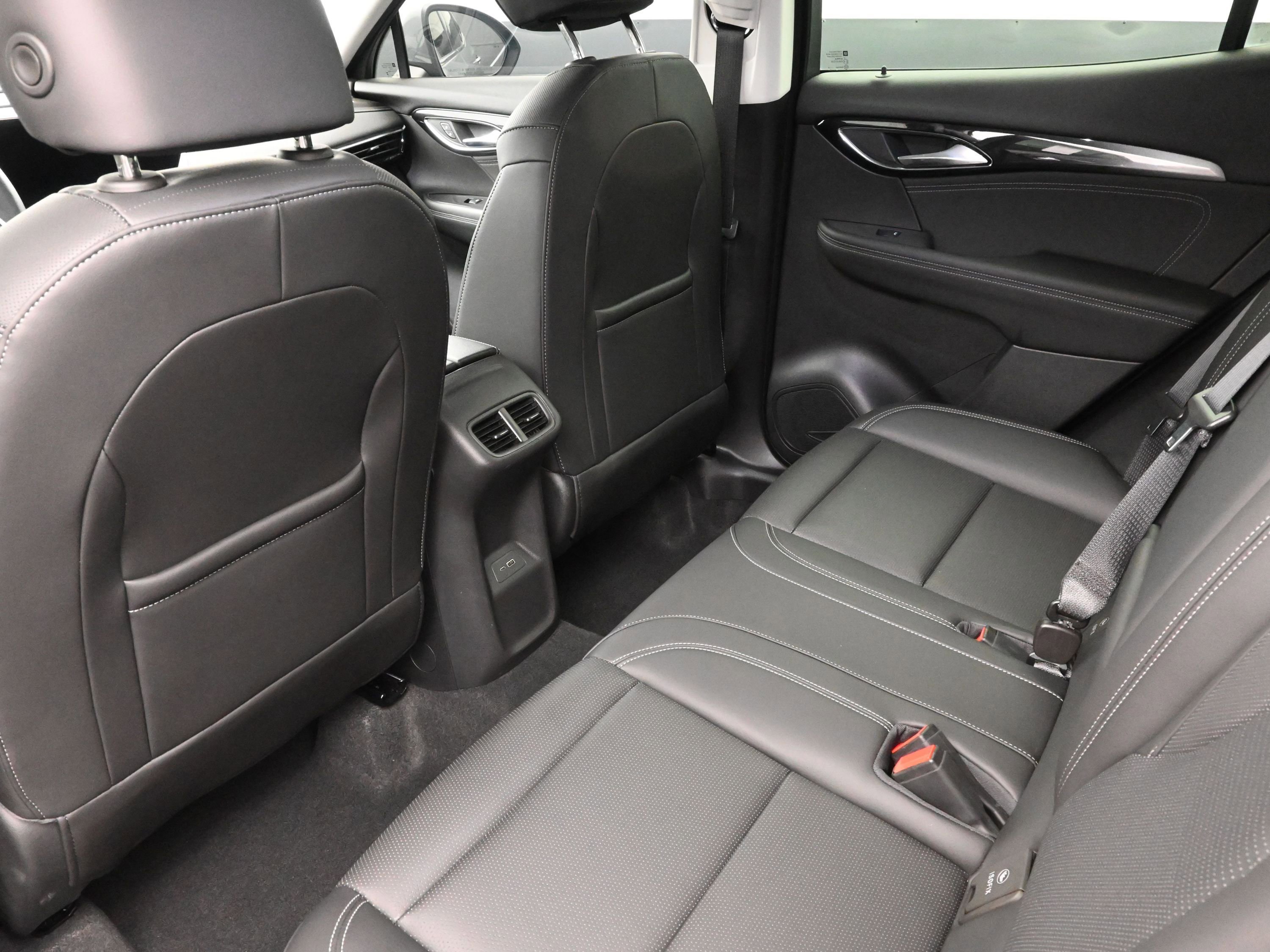 Used 2024 Buick Envision Preferred image 22