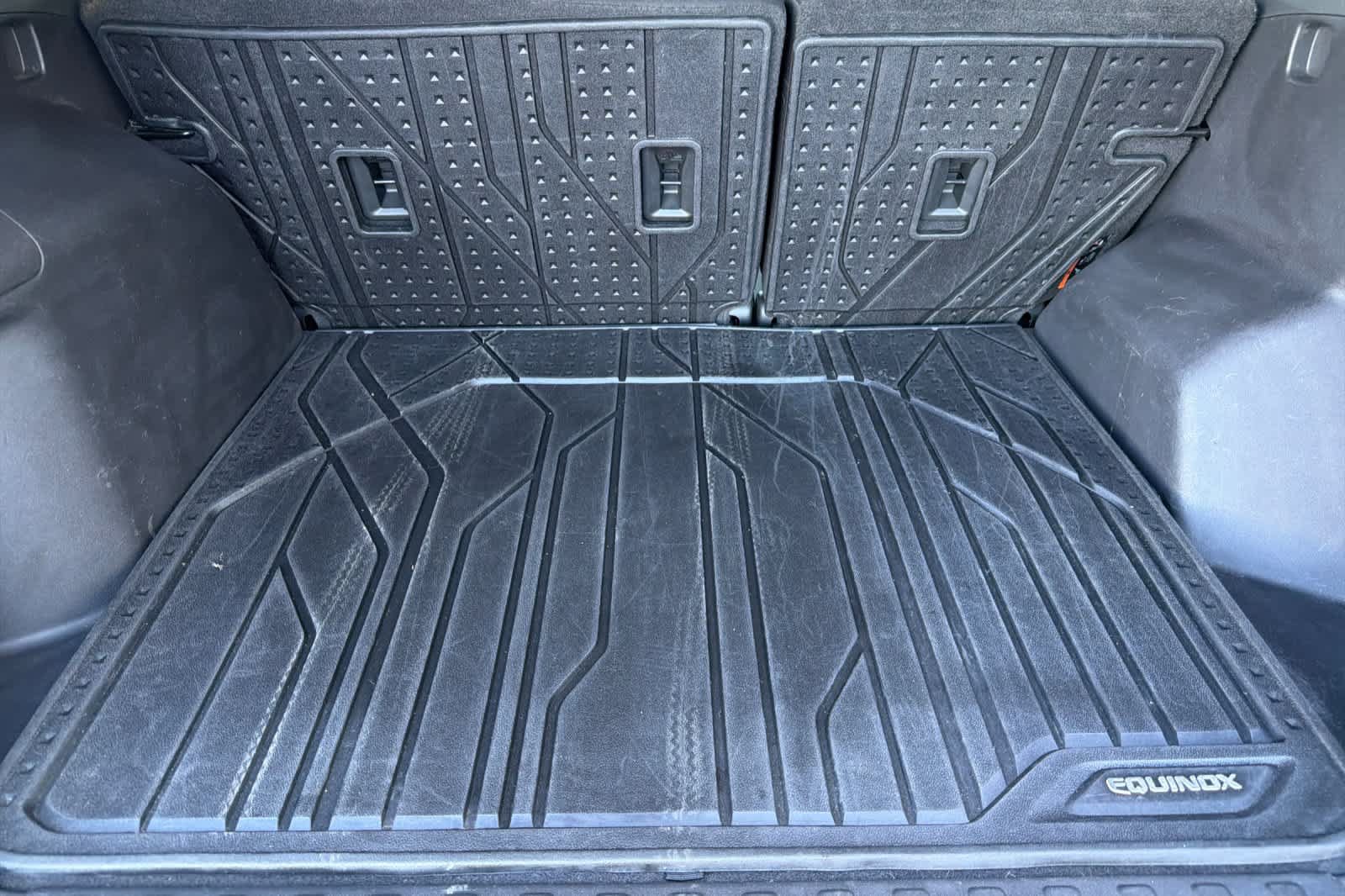 Used 2022 Chevrolet Equinox LT w/ LPO, Floor Liner Package FWD image 15