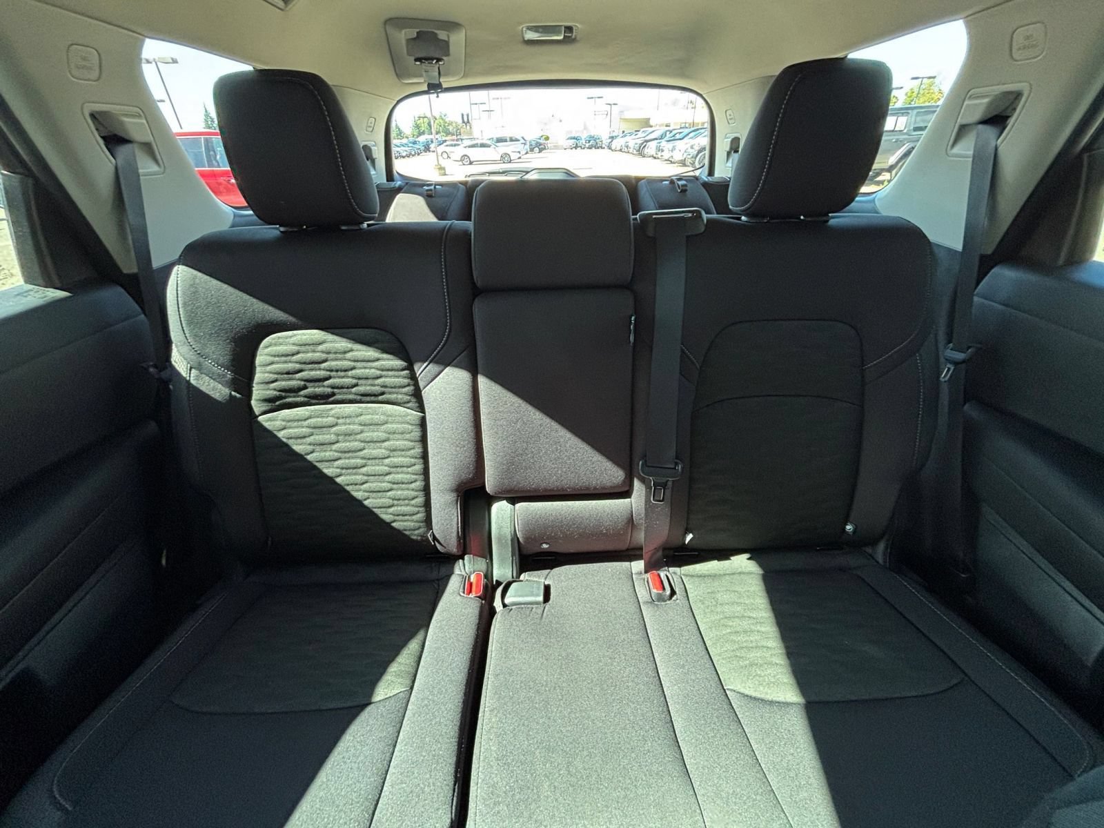 Used 2025 Nissan Pathfinder SV FWD image 41