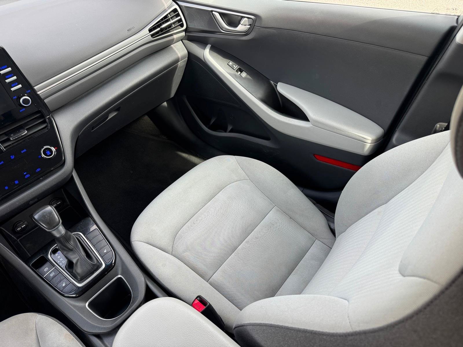 Used 2022 Hyundai Ioniq SE FWD image 14