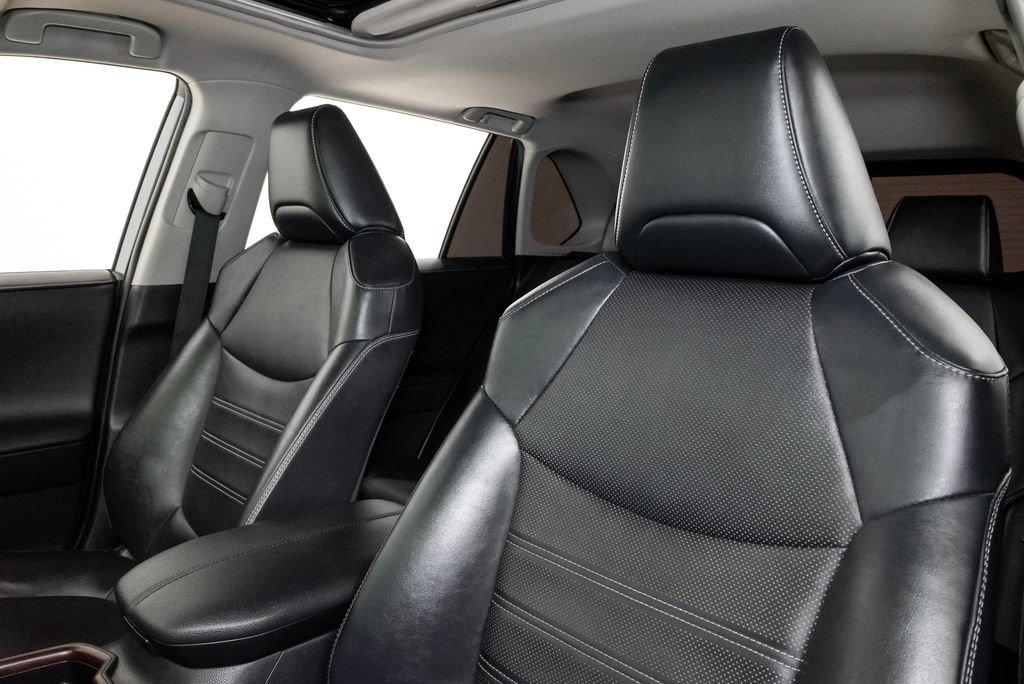 Used 2019 Toyota RAV4 Limited AWD/4WD image 13