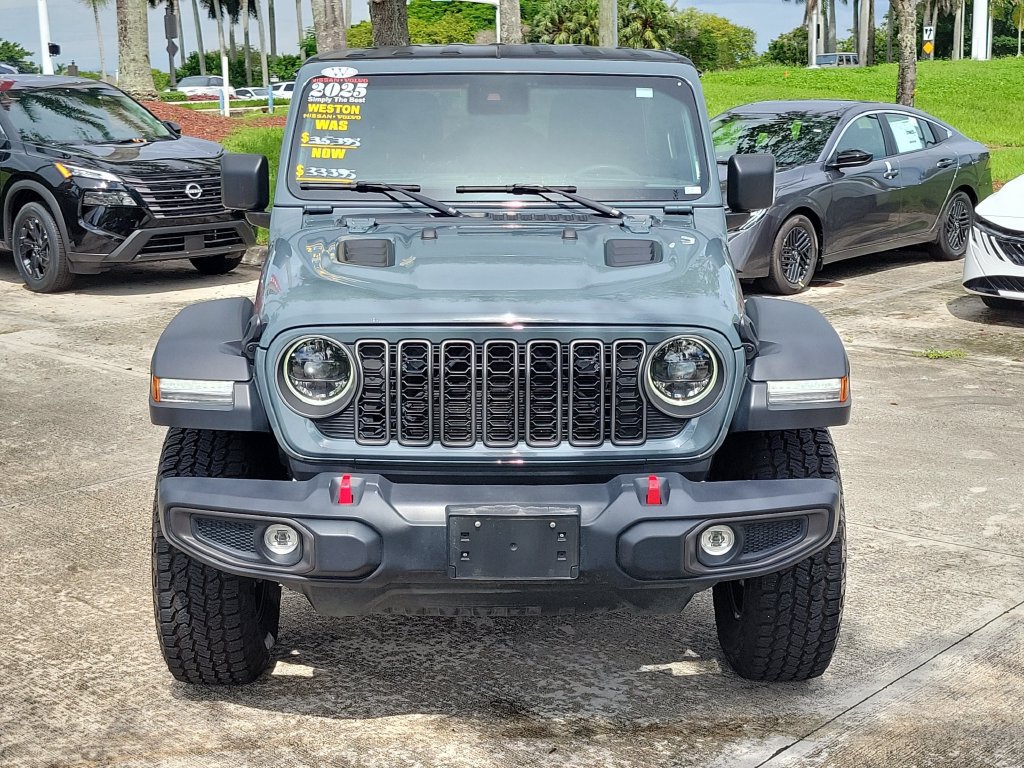 Used 2025 Jeep Wrangler Unlimited Rubicon AWD/4WD image 2