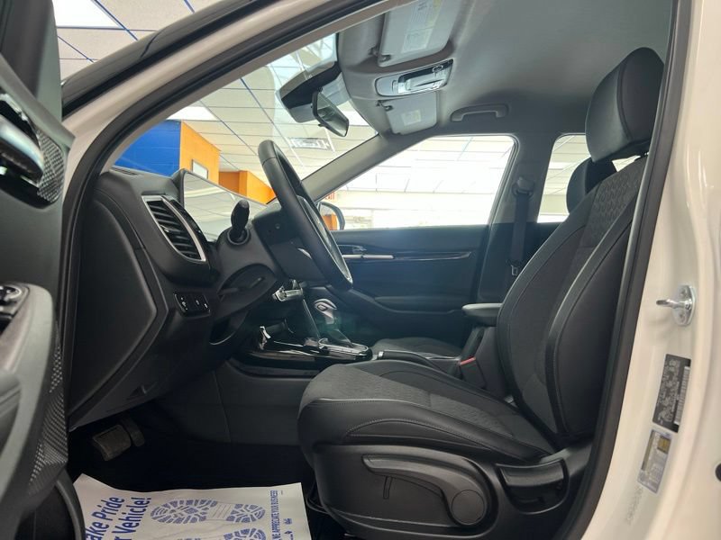 Certified 2025 Kia Seltos S FWD image 18