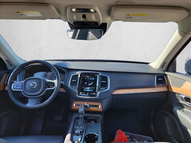 Used 2022 Volvo XC90 T5 Momentum FWD image 15