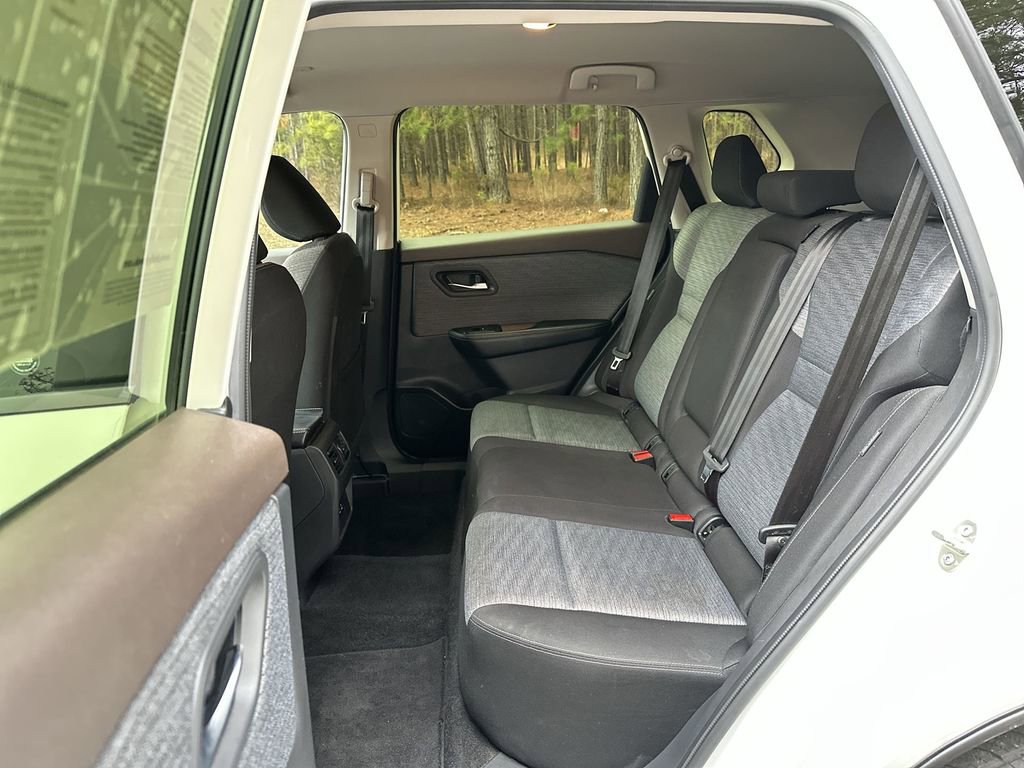 Used 2023 Nissan Rogue SV image 23