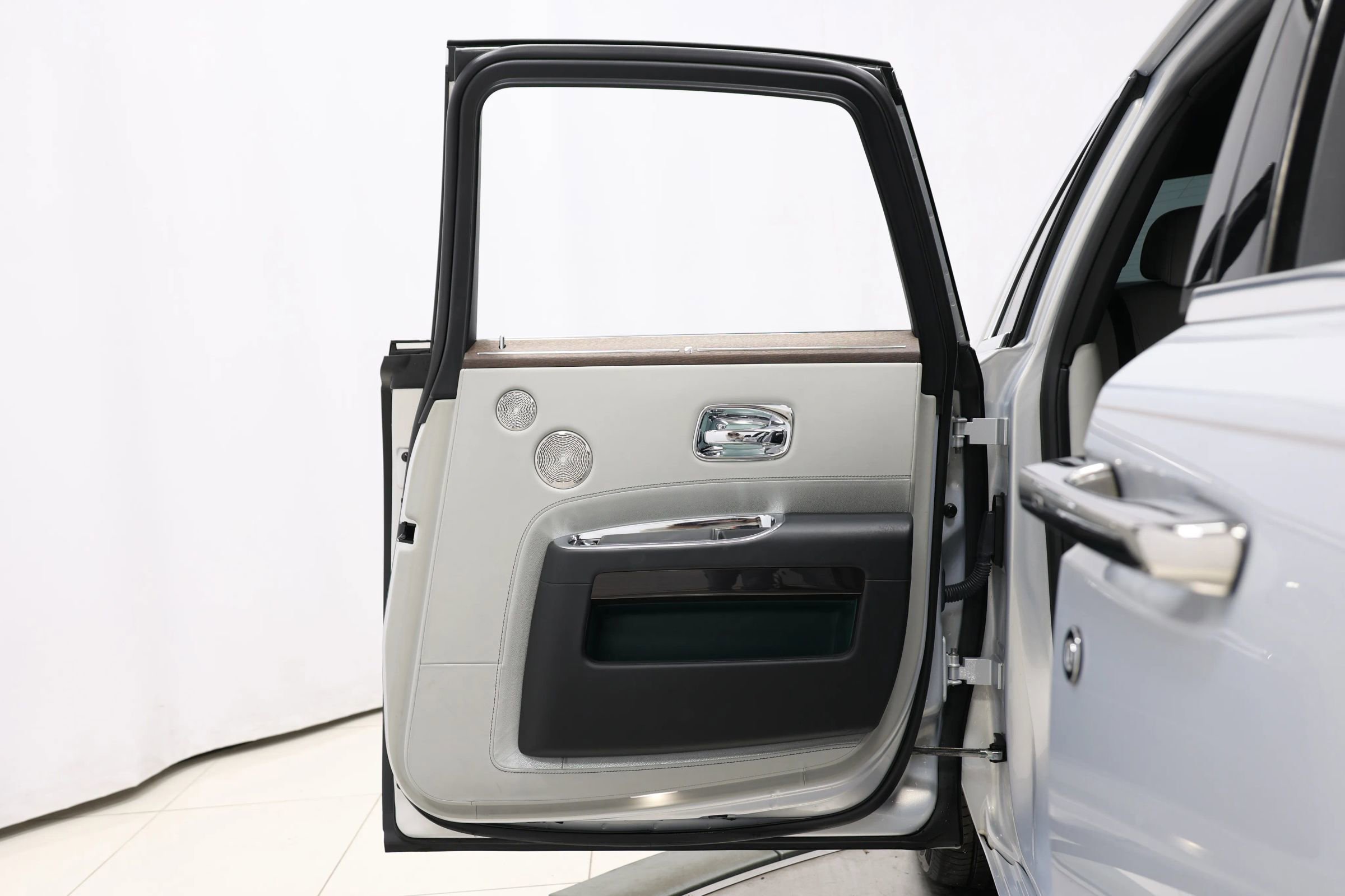 Used 2019 Rolls-Royce Ghost image 98