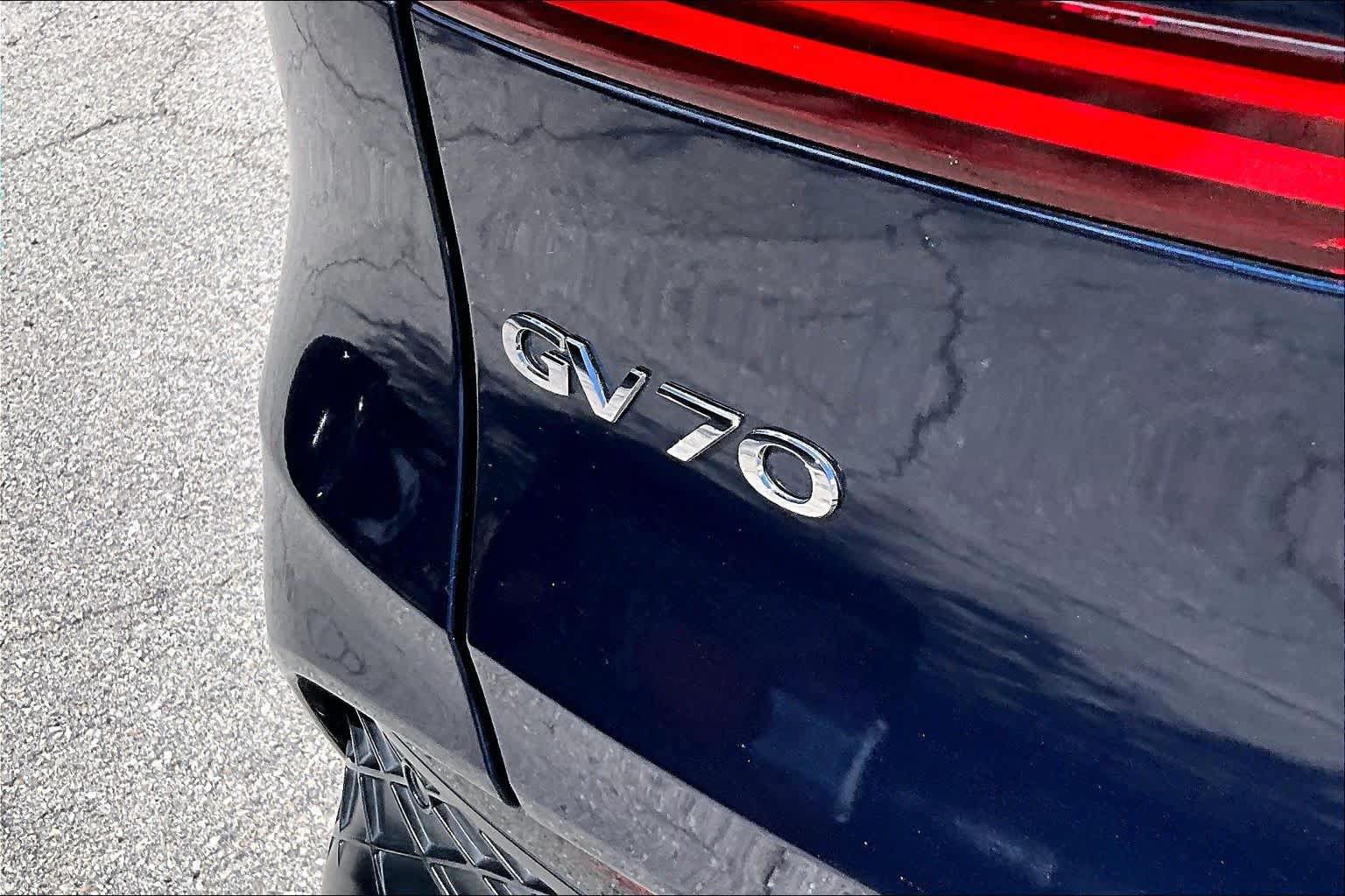 Used 2023 Genesis GV70 2.5T w/ Sport Prestige Package AWD/4WD image 10