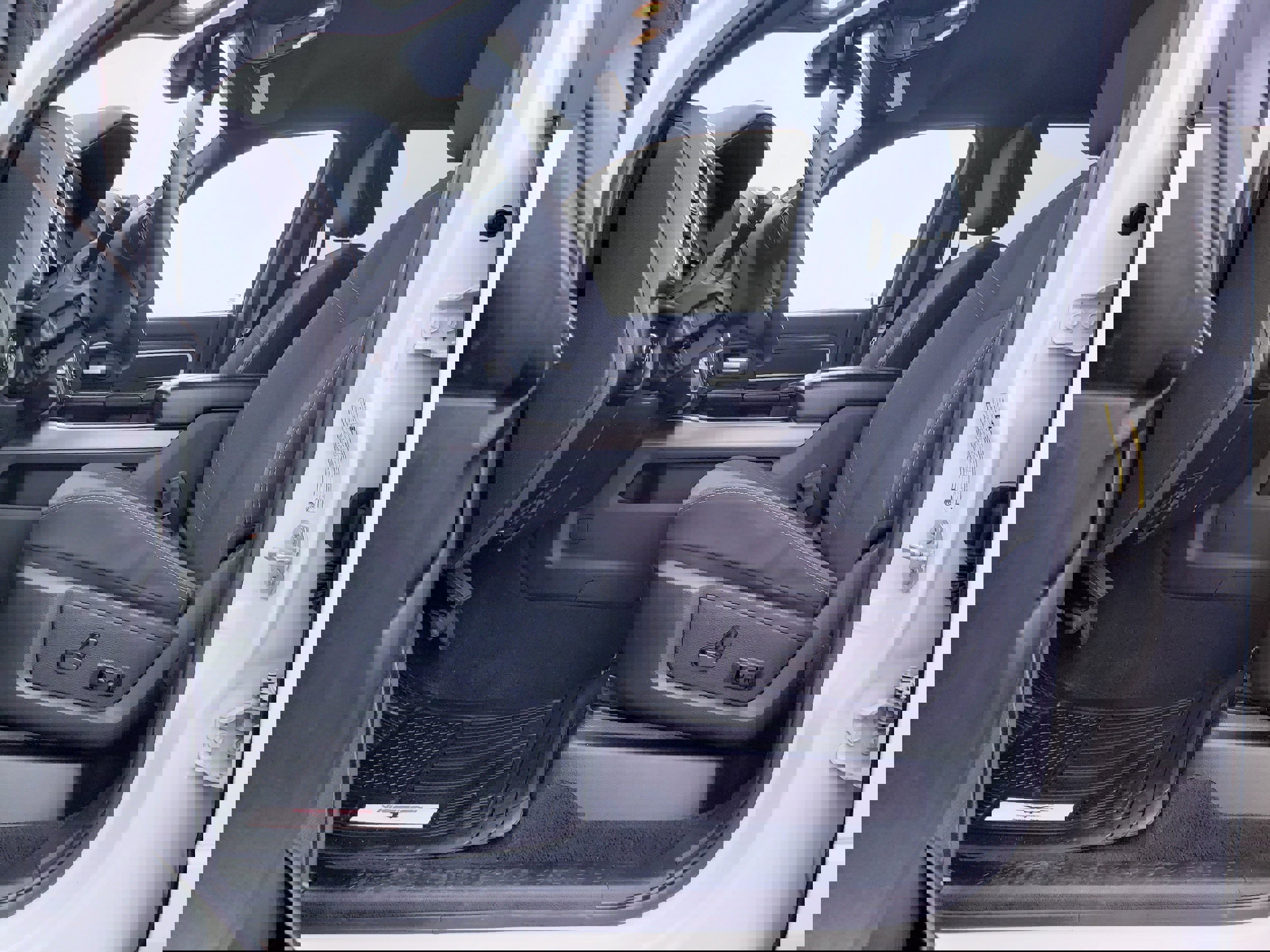 Used 2024 RAM 2500 Big Horn w/ Sport Appearance Package image 13