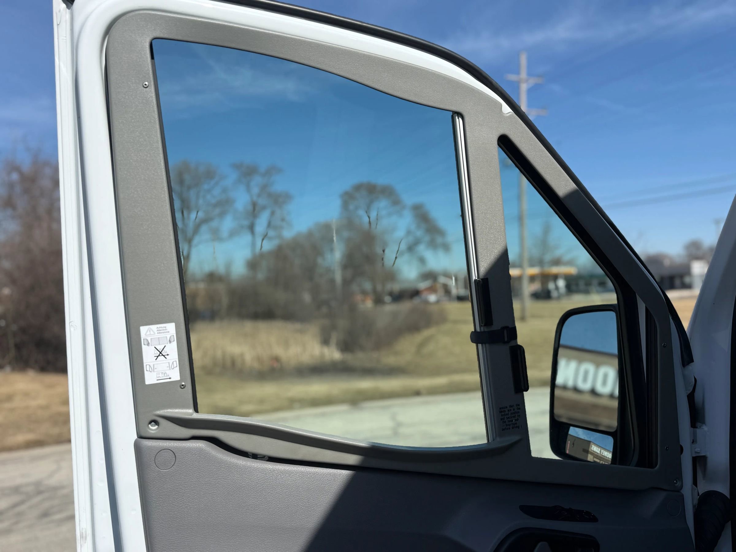 Used 2011 Mercedes-Benz Sprinter 2500 w/ Premium Pkg image 17