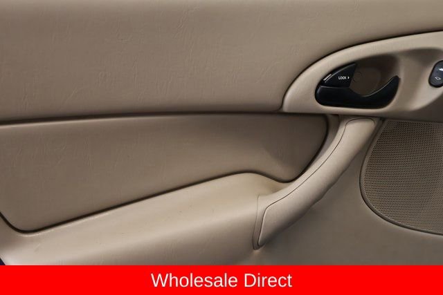 Used 2004 Ford Focus ZX5 Hatchback image 26