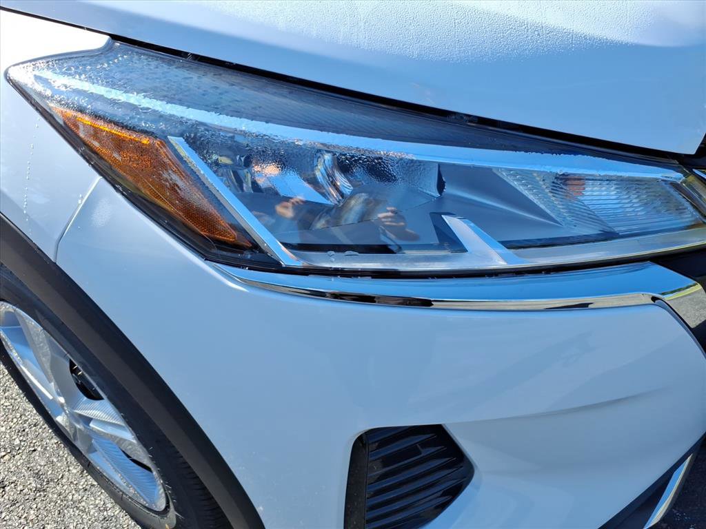New 2025 Nissan Kicks Play S FWD image 2