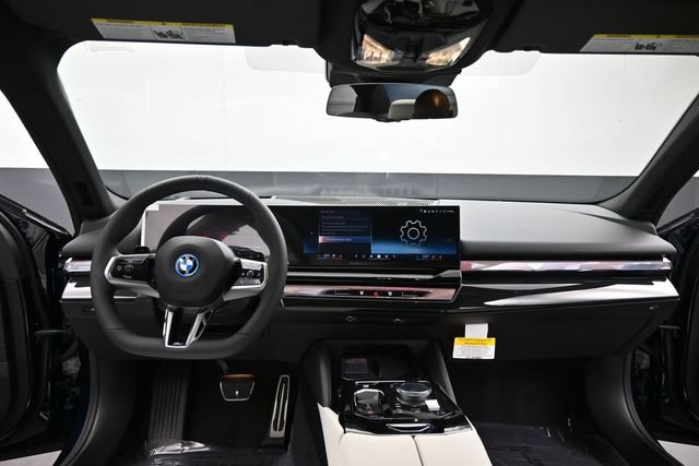 New 2027 BMW 550e xDrive AWD/4WD image 14