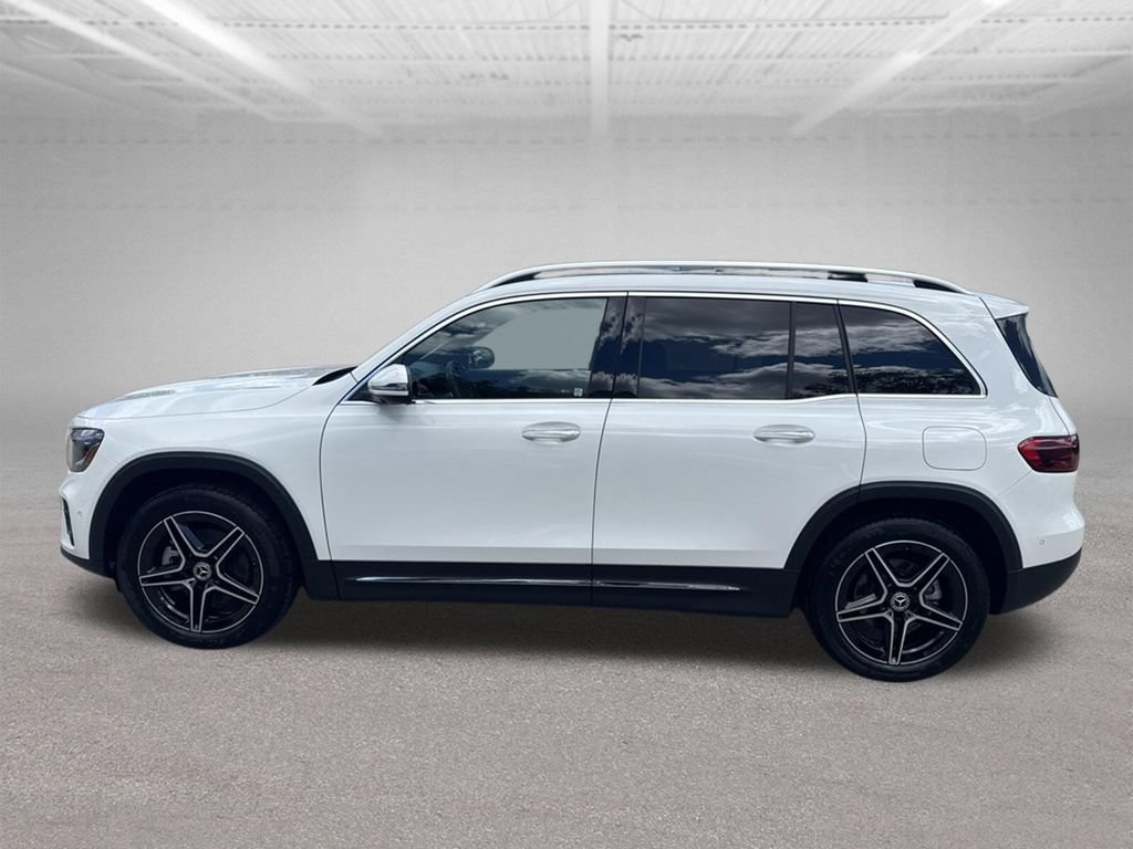 Used 2026 Mercedes-Benz GLB 250 4MATIC image 2