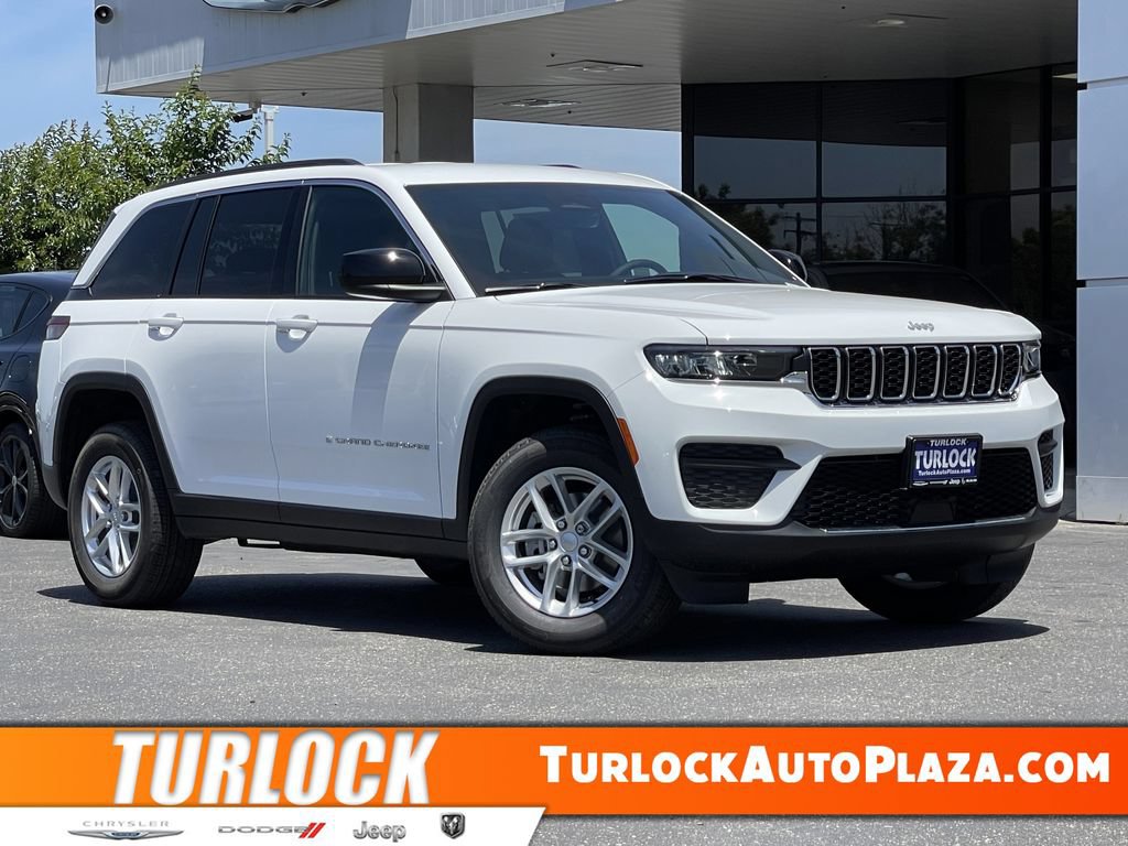 New 2026 Jeep Grand Cherokee Laredo AWD/4WD image 1