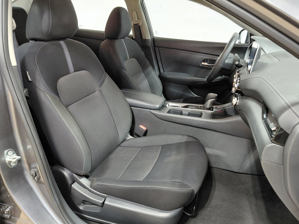Used 2025 Nissan Sentra SV FWD image 19