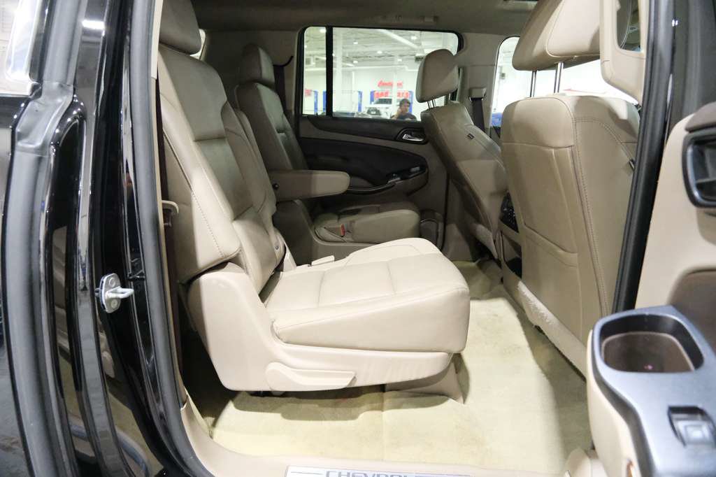 Used 2018 Chevrolet Suburban LT RWD image 26